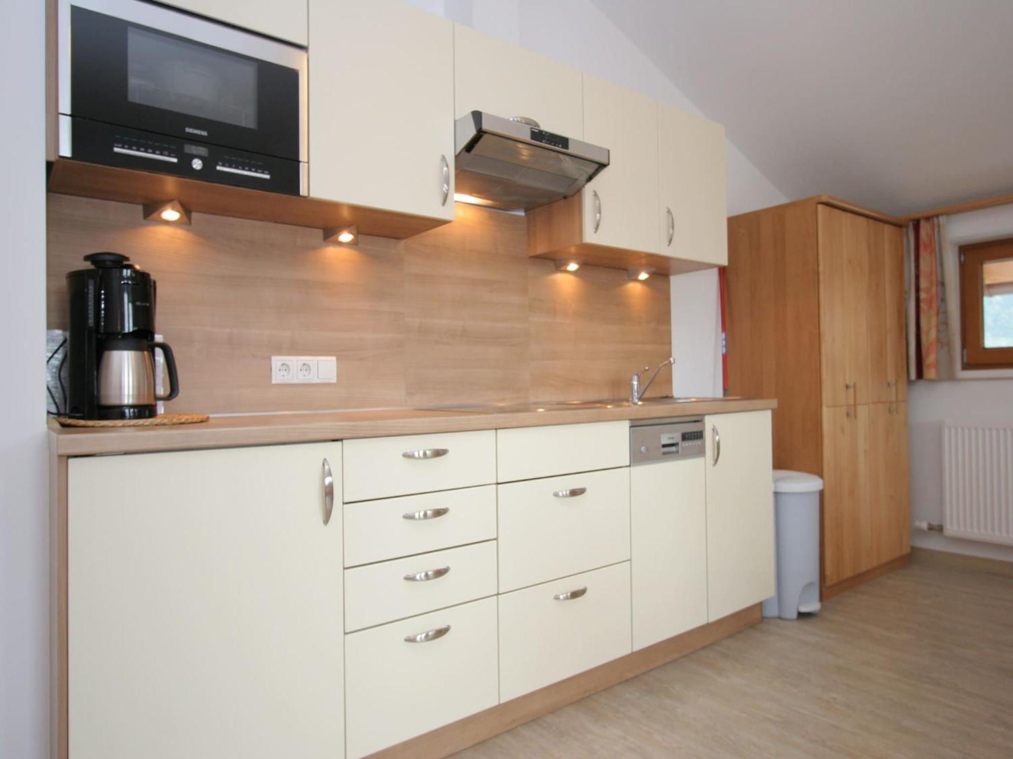 Spacious Apartment In Uderns Near Ski Area Eksteriør bilde
