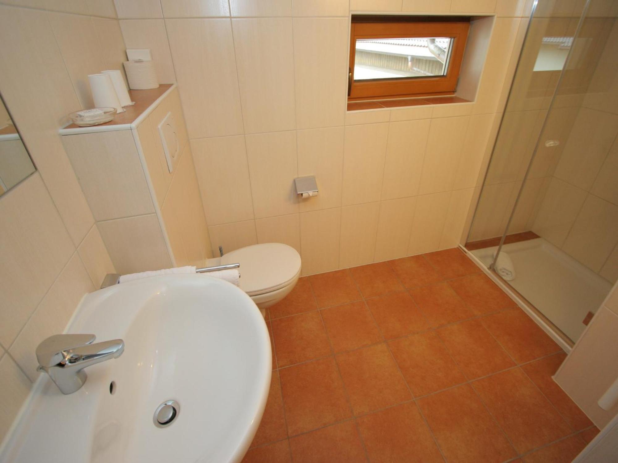 Spacious Apartment In Uderns Near Ski Area Eksteriør bilde