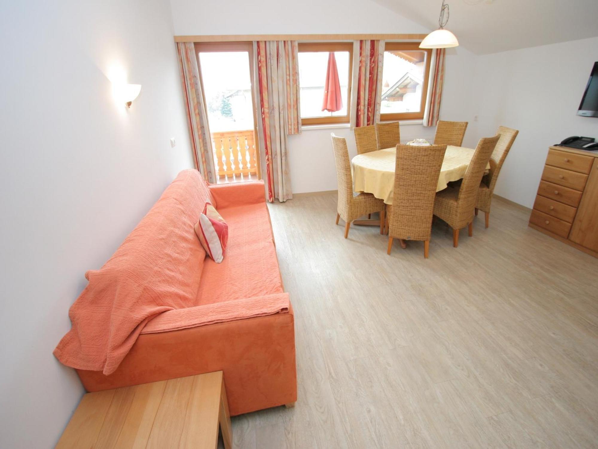Spacious Apartment In Uderns Near Ski Area Eksteriør bilde