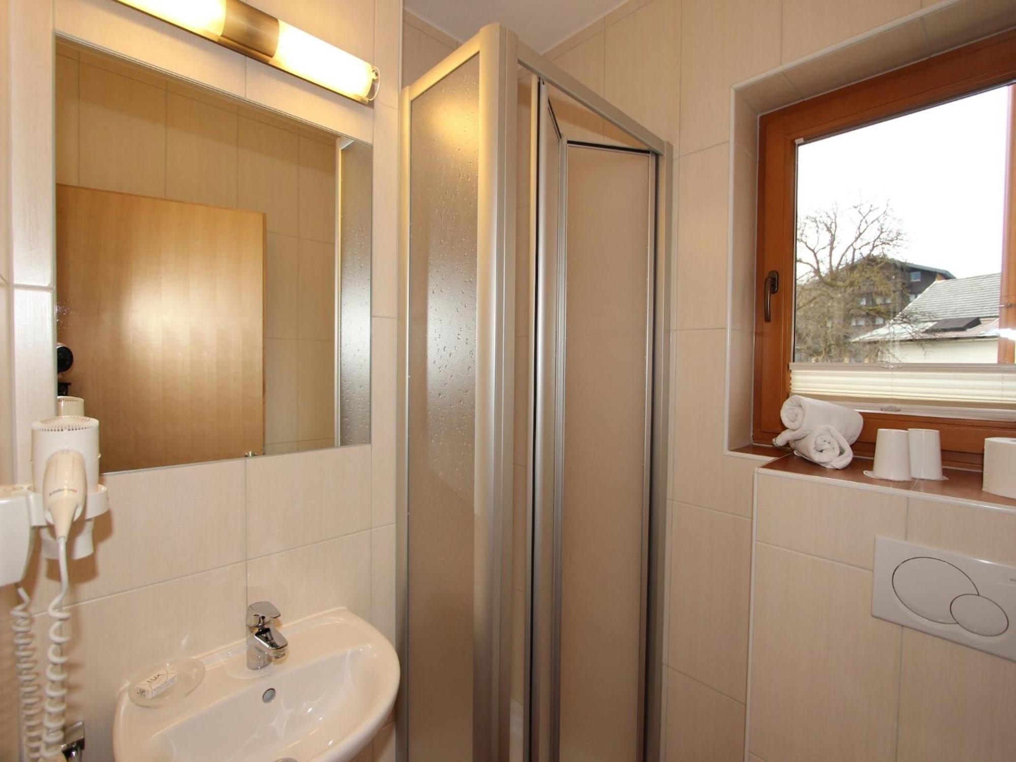 Spacious Apartment In Uderns Near Ski Area Eksteriør bilde