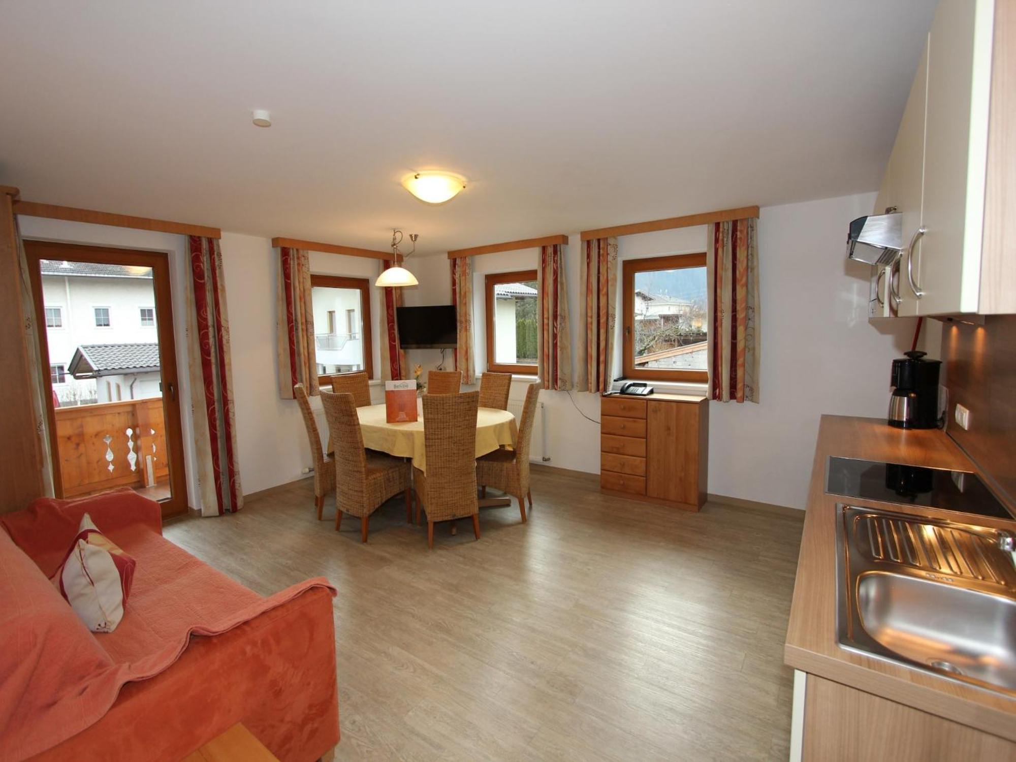 Spacious Apartment In Uderns Near Ski Area Eksteriør bilde