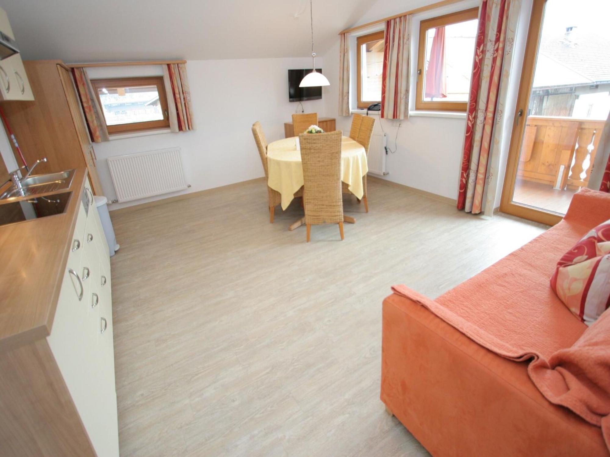 Spacious Apartment In Uderns Near Ski Area Eksteriør bilde