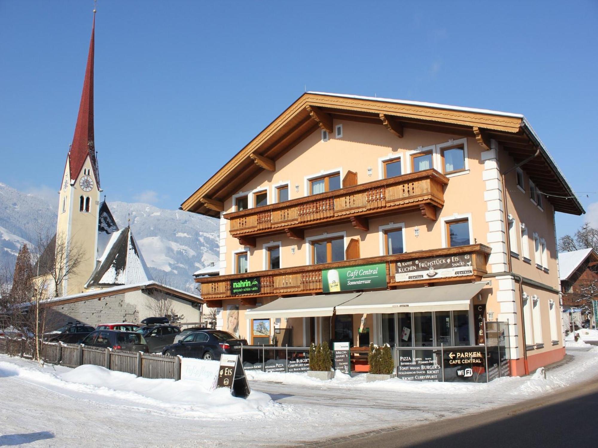 Spacious Apartment In Uderns Near Ski Area Eksteriør bilde