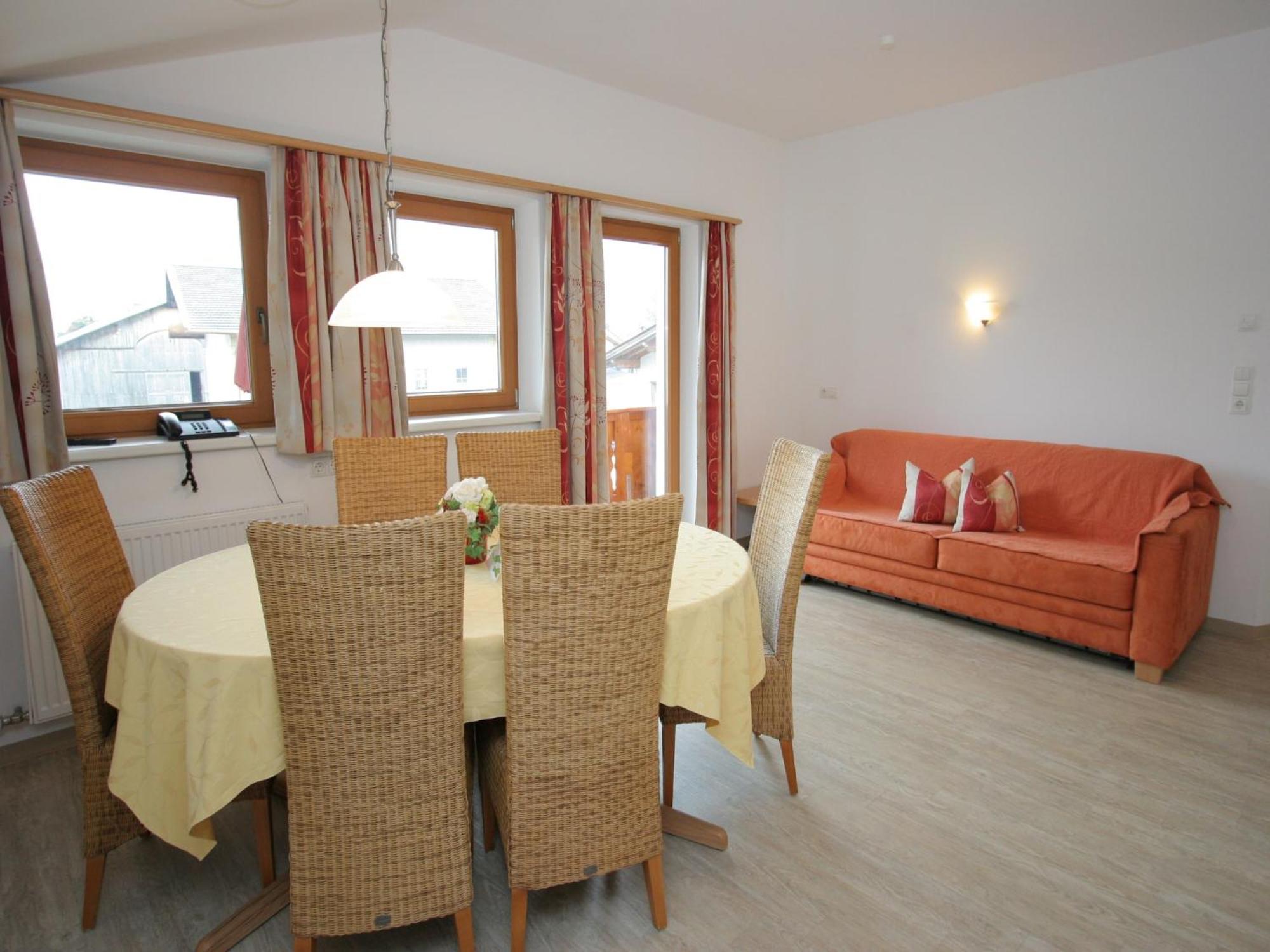 Spacious Apartment In Uderns Near Ski Area Eksteriør bilde
