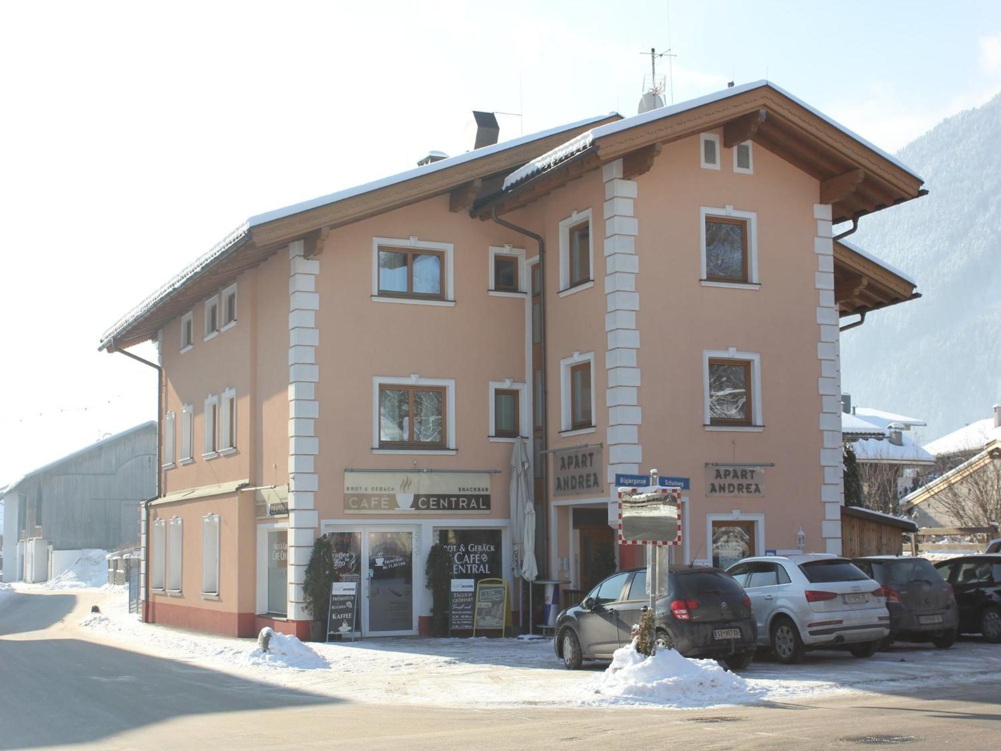 Spacious Apartment In Uderns Near Ski Area Eksteriør bilde